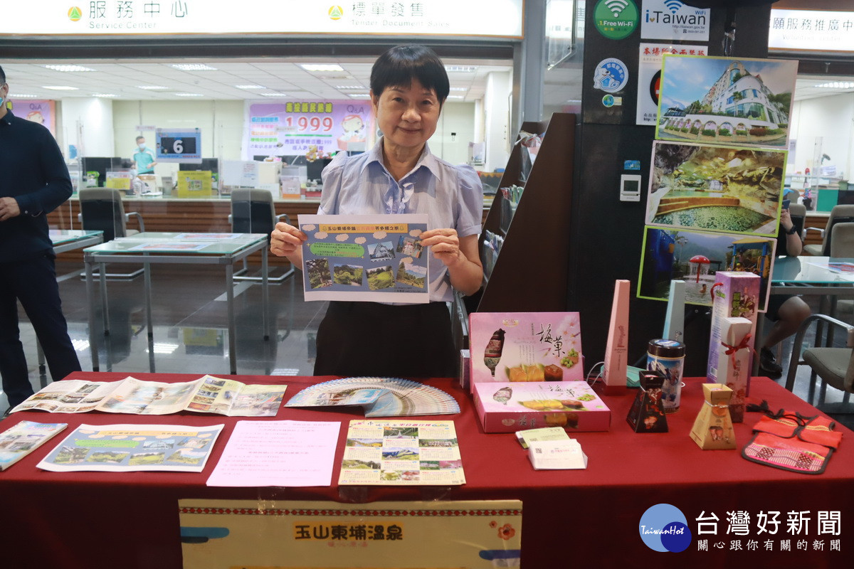 13日首場活動於東埔溫泉廣場展開。(記者扶小萍攝)