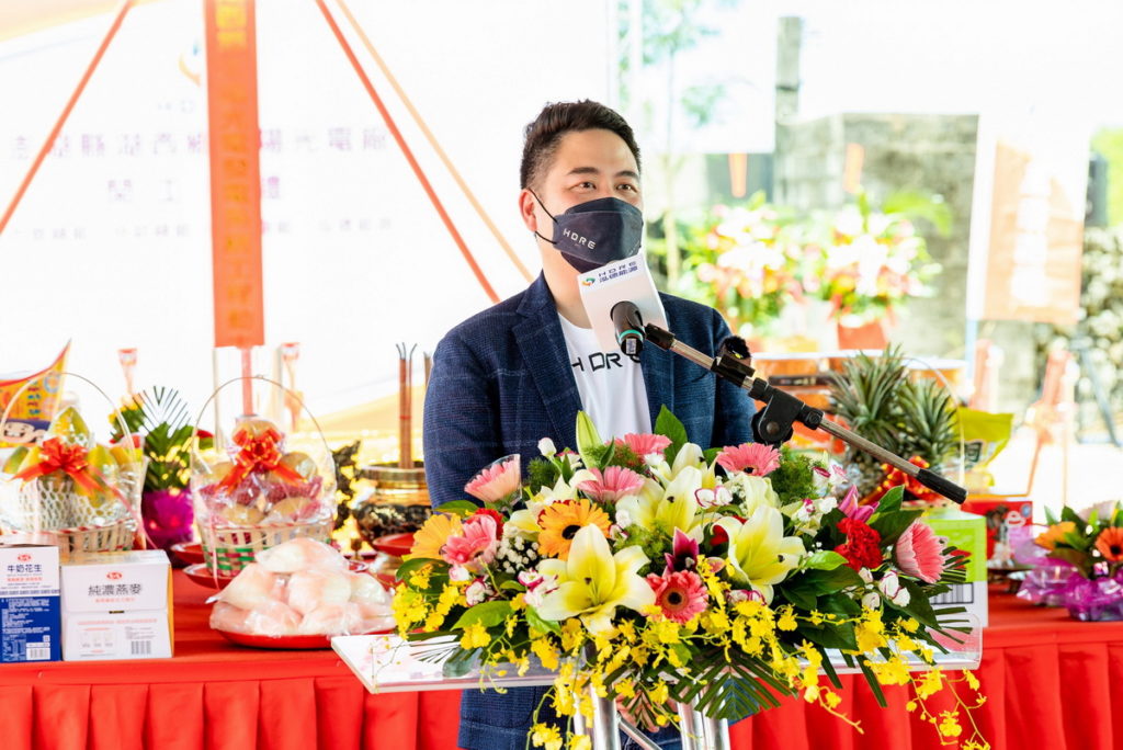 泓德能源董事長謝源一表示,將持續拓展太陽能案場版圖,實踐「智慧綠能、隨手可得」的企業願景。