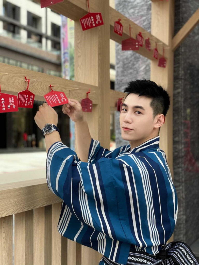 結緣走廊掛滿心願繪馬