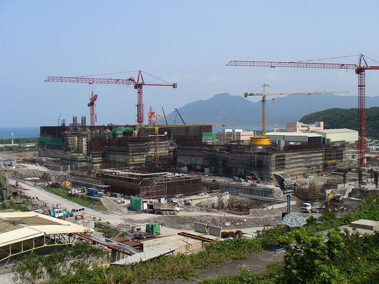 【虎觀點】石油與天然氣供應鏈因軍演停擺,臺灣該考慮重啓核四電廠?