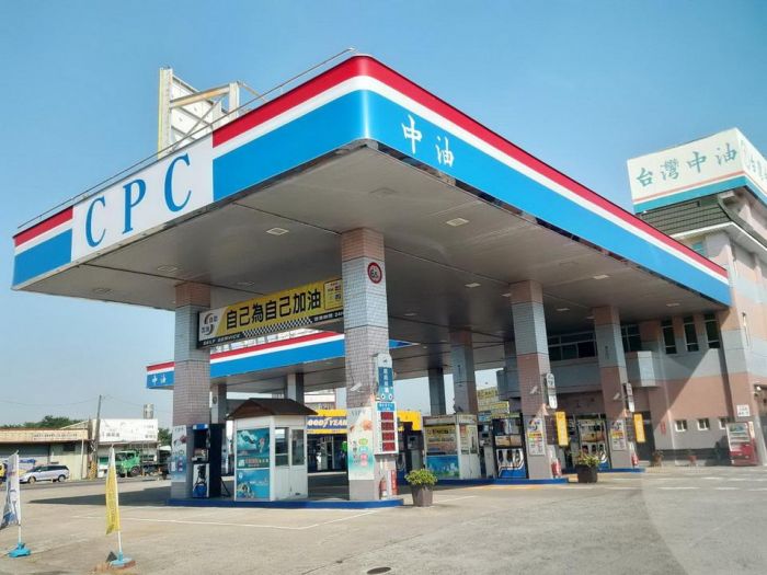 中油:明起國內汽、柴油各調漲0.3元