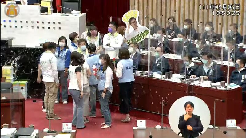 漾新聞|國民黨抨擊陳市長「邁擱吹泡泡」民進黨反擊不要再「泡泡質詢」了