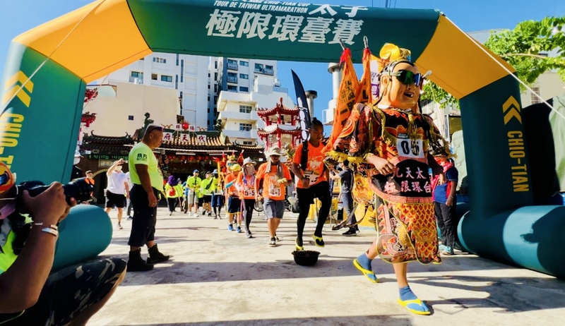 漾新聞|雄中儀隊為公益而走 環島一週挑戰1035公里35以上高溫為愛發聲