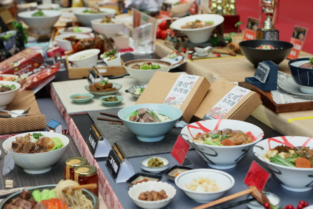 眾多店家端出自家最招牌、最經典的牛肉麵1