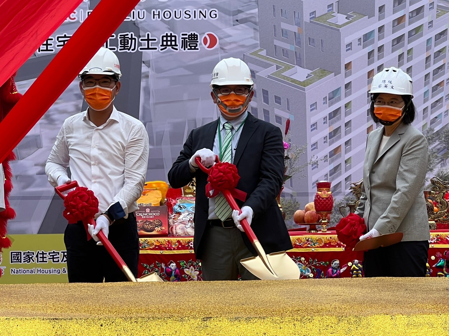 雲林首棟社會住宅動土 蔡英文肯定劉建國:多項建設都有他的影子! 37 S 52535417