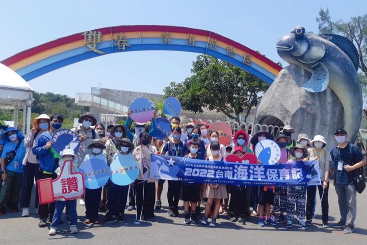 艷陽海風小旅行 「北門觀察家」暢遊雙春井仔腳、濕地鹽田導覽