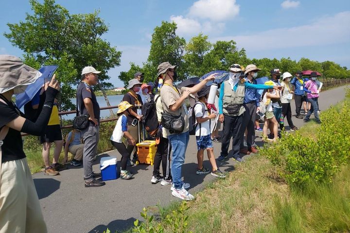 艷陽海風小旅行 「北門觀察家」暢遊雙春井仔腳、濕地鹽田導覽