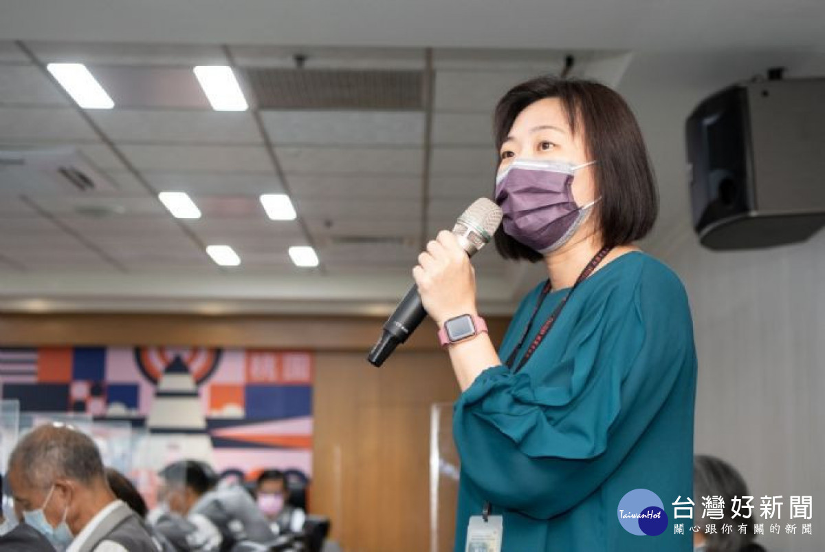 環保局同仁進行專題報告。<br /><br /> <br /><br /> 