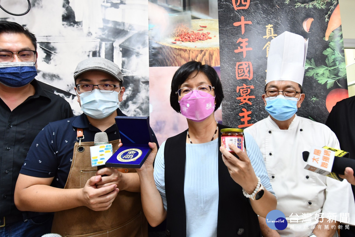 科技新貴鐘元駿返鄉創業「長城食堂1981」冷凍料理包二代飄香。圖／記者鄧富珍攝