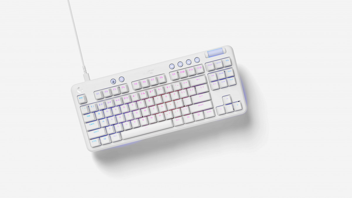 「蝦皮購物」羅技G713美型炫光機械式鍵盤,優惠價4,990元。