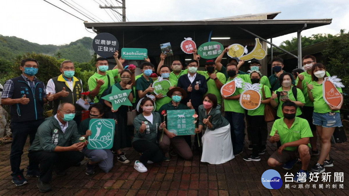▲陳其邁前往內門區傾聽基層聲音，面對面與青年農民座談互動。（圖／記者 許高祥 翻攝） 