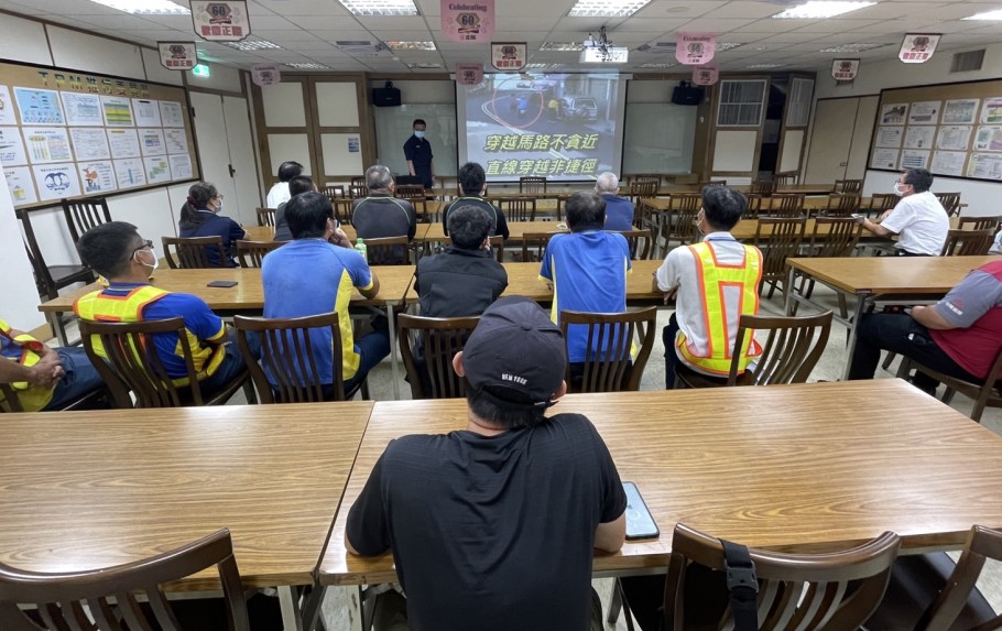 ▲大甲警義里派出所辦理大型貨運車輛交通安全講習 (圖/台中大甲分局 提供)