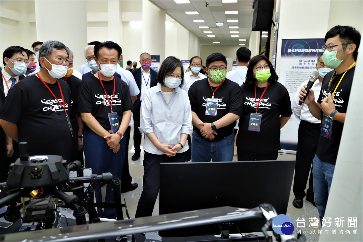 進駐亞創中心超過20家的產官學研單位今日聯合設攤,展示最新無人機科技研發成果/陳致愷翻攝