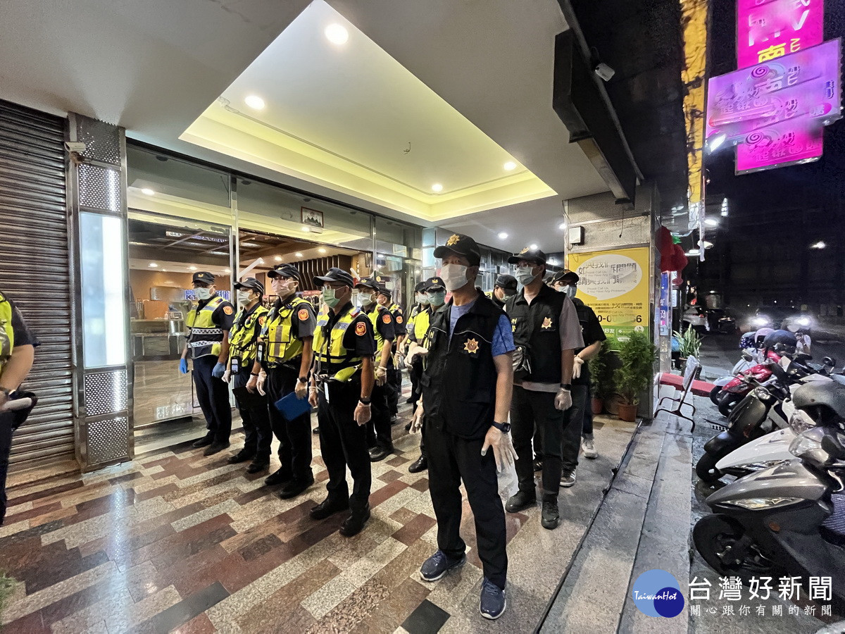 南投縣警局配合全國青春專案臨檢勤務。（縣警局提供）