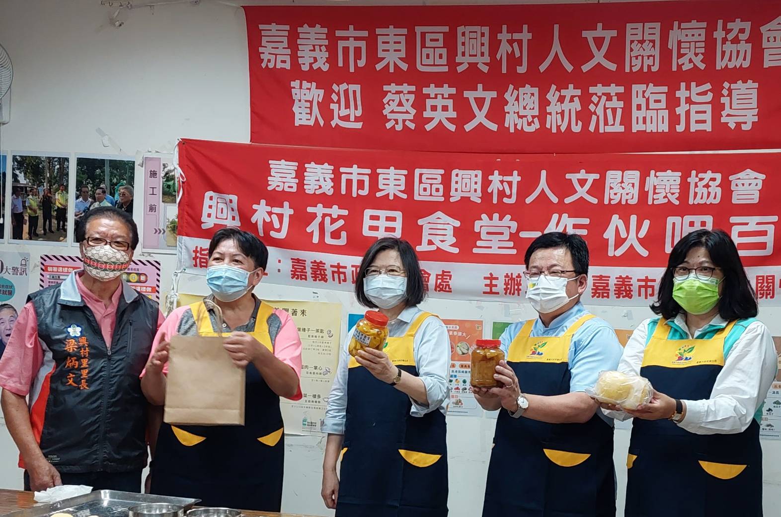 圖片說明 : 小英總統南下為愛將李俊俋造勢。(記者劉治強攝)