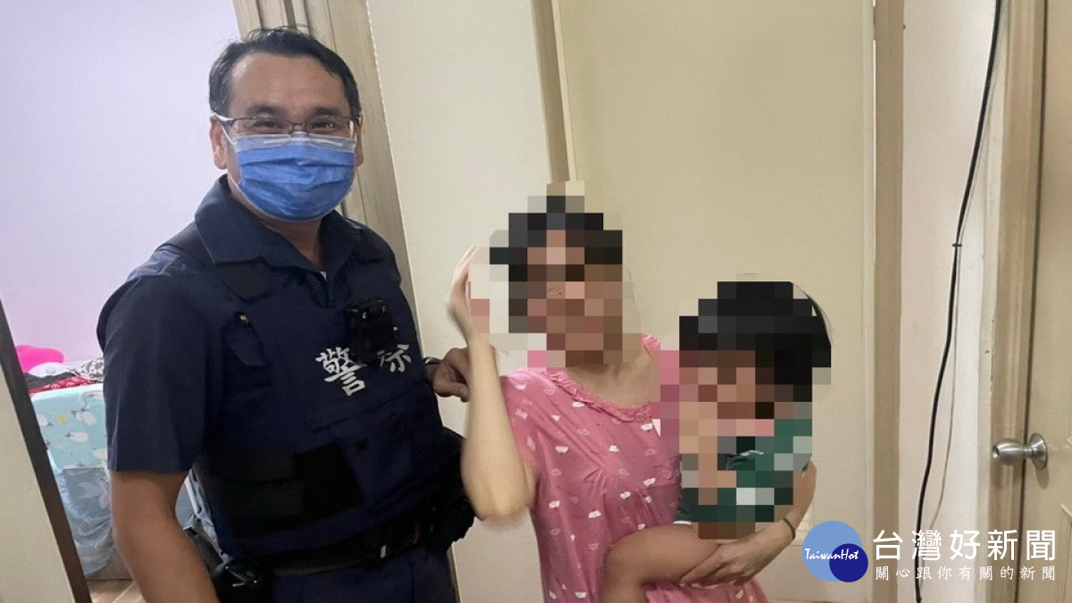 ▲員警積極協助民眾解決困難，展現警察溫馨助人的形象。