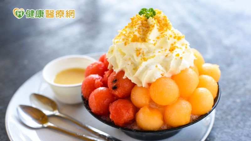 炎炎夏日靠西瓜、剉冰消暑血糖飆升 「這幾招」穩定控糖