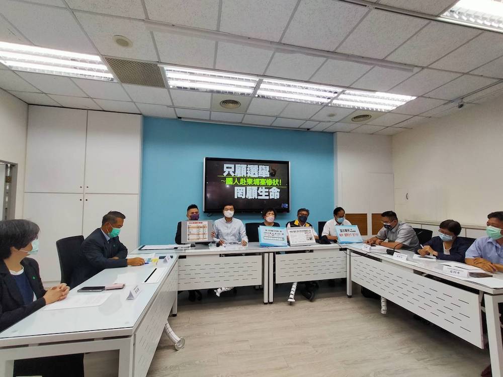 國民黨團15日召開記者會，並邀集外交部、法務部、內政部移民署、警政署刑事局相關官員與會，要求政府全力營救受困柬埔寨的國人。