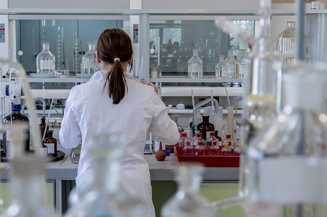 laboratory-g28a632182_640.jpg