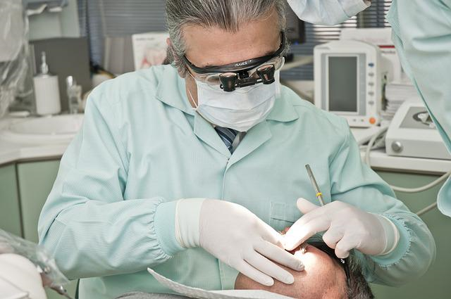 dentist-g94f47c9a8_640.jpg
