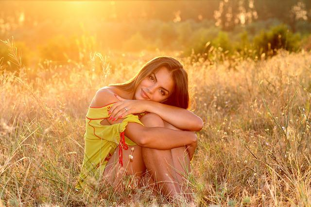 woman-g64149df44_640.jpg