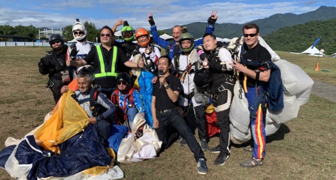 接棒熱氣球嘉年華 全臺首波高空跳傘表演鹿野高臺登場