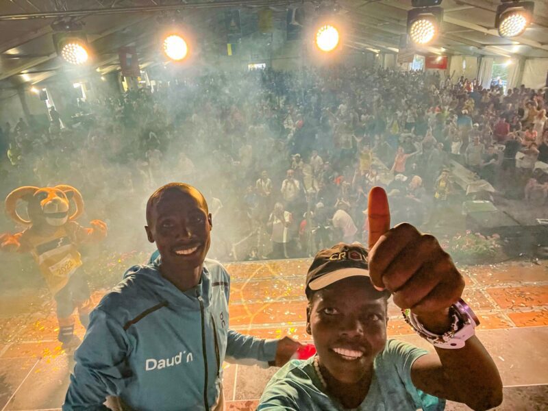 2022 Sierre-Zinal 冠軍: Mark Kangogo(左)和 Esther Chesang(右)。照片:Sierre-Zinal/Facebook