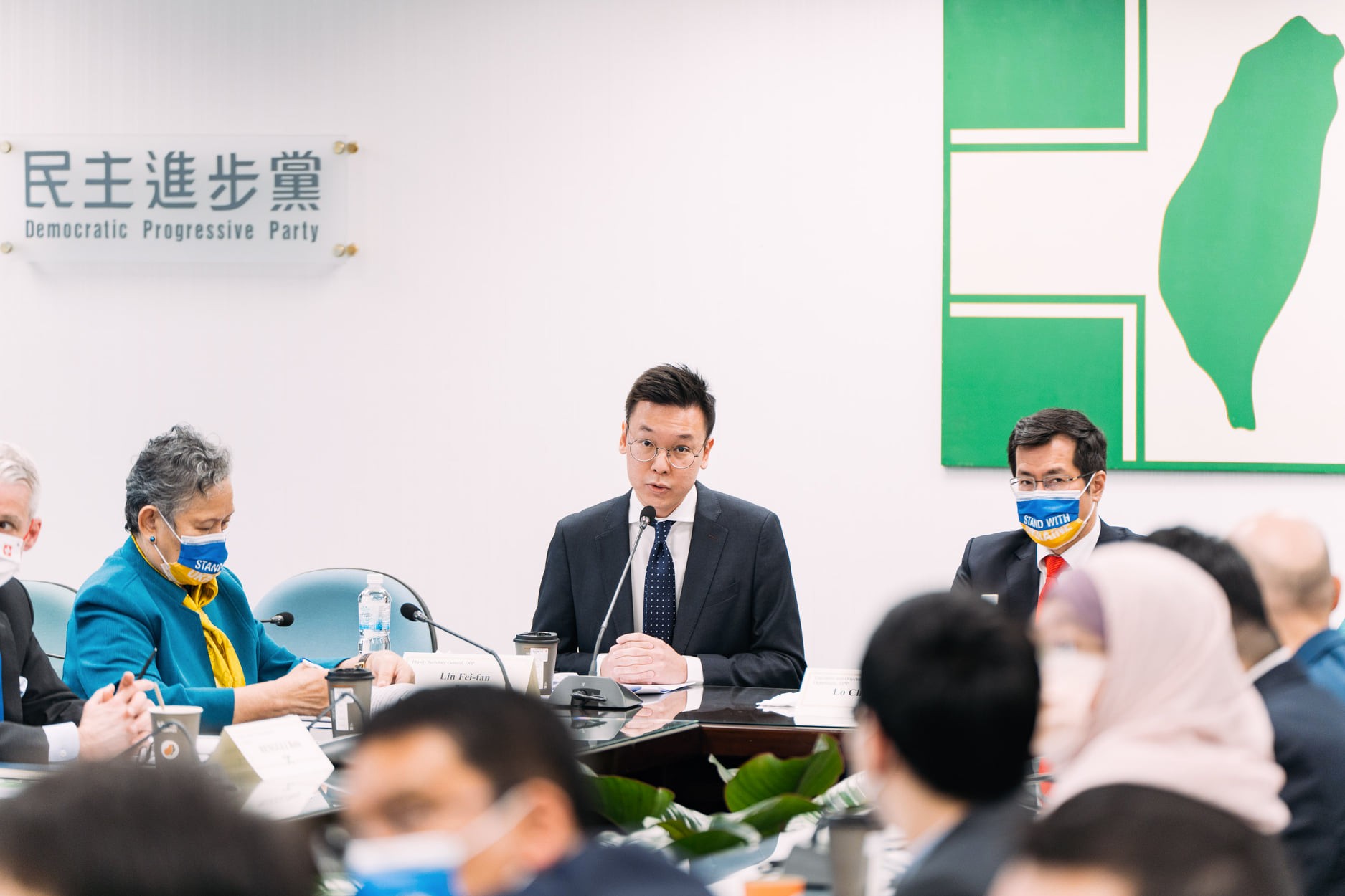 中共片面宣布制裁台獨份子 民進黨:更看清中國政權的獨裁嘴臉 34 林飛帆