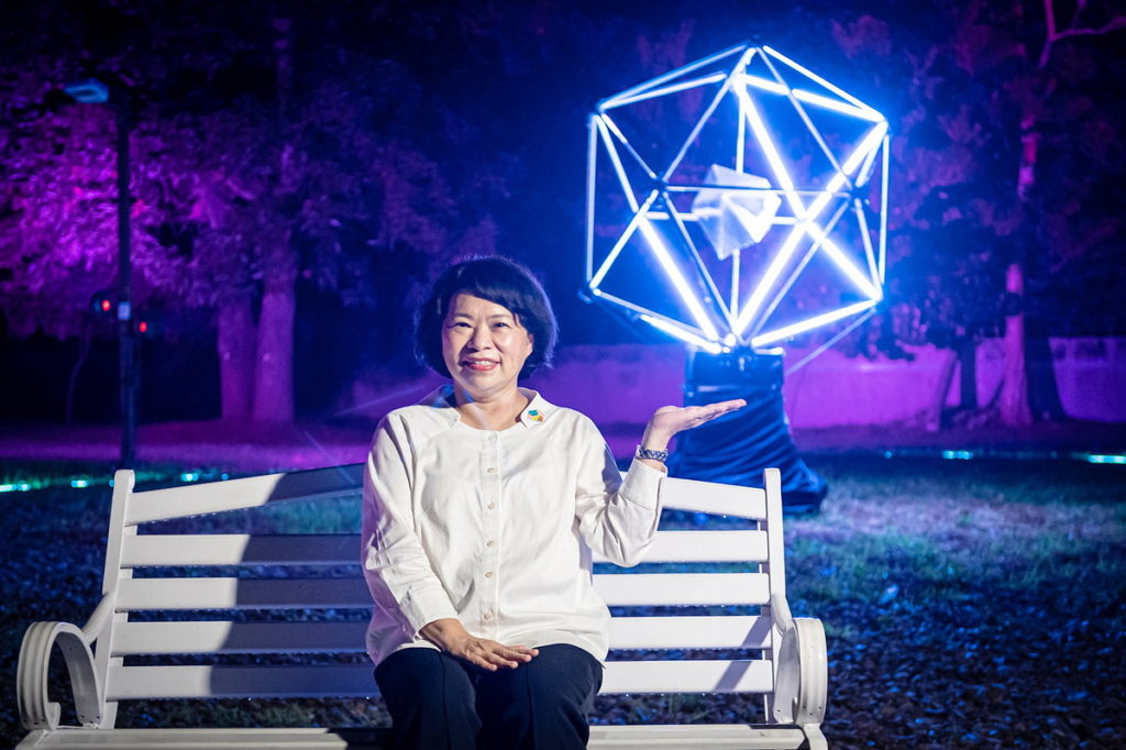 象徵永恆的「銀河星鑽」,適合借位取景