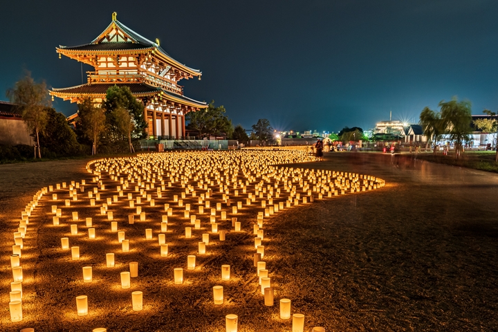 朱雀門「燈花會」在祭典期間每天日落後登場,為盛夏玩奈良的必追美景。 圖:写真AC/來源