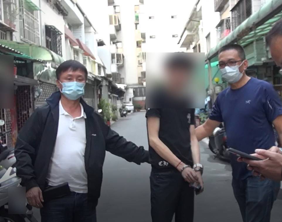 ▲警方於交易地點當場查獲到場販毒的嫌犯 (圖/台中市警察局 提供)