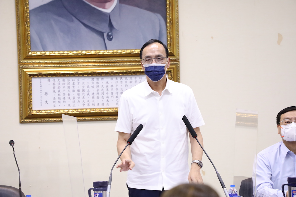 國民黨喊九二共識 台灣制憲基金會:這政黨不容於台灣政壇 24 國民黨主席朱立倫3日在中常會上強調,兩岸共同繼續交流對話,而不是交惡對抗,這是國民黨一貫的立場。