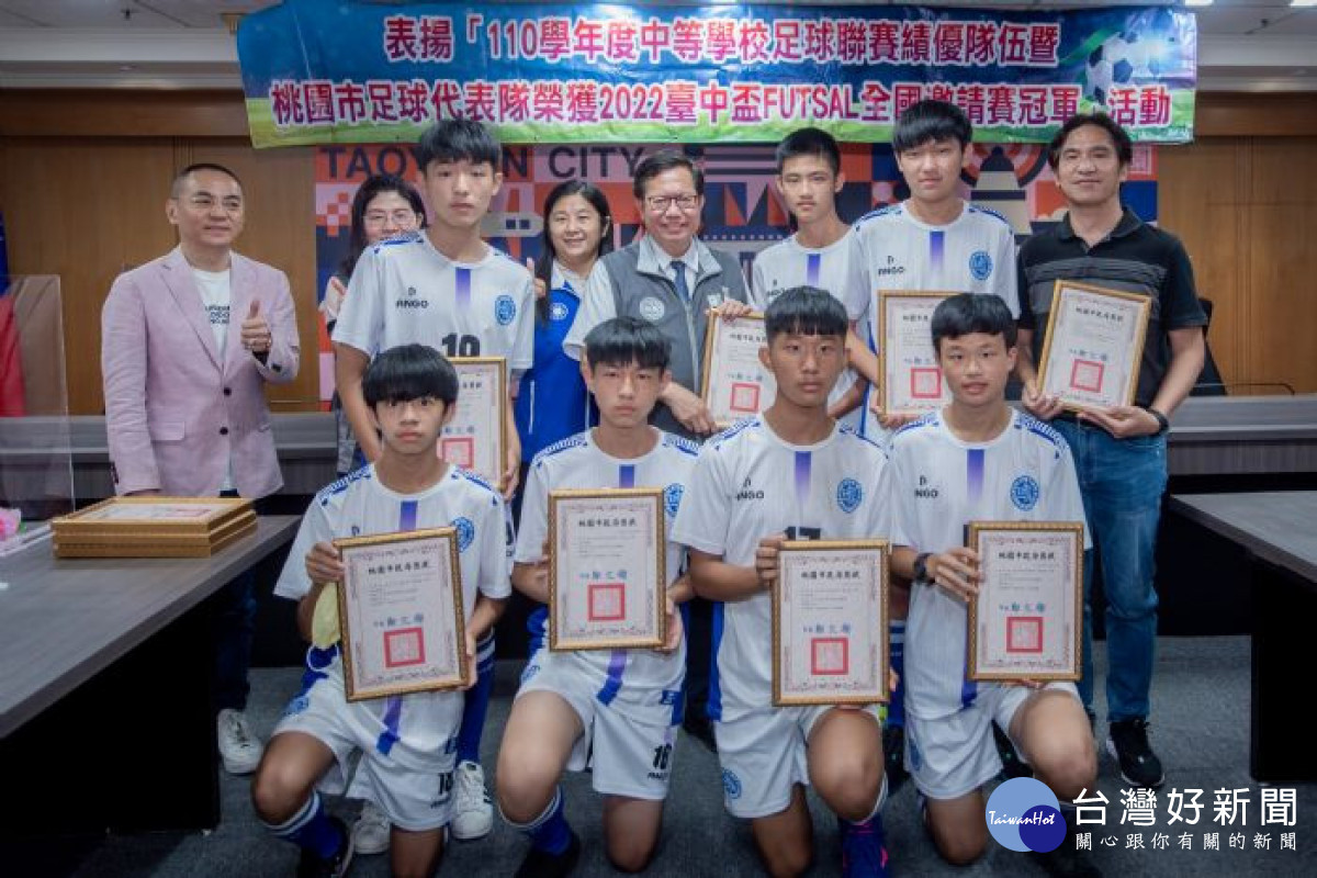 鄭市長期盼未來桃園的足球發展能逐漸開花結果。 <br /><br /> <br /><br />