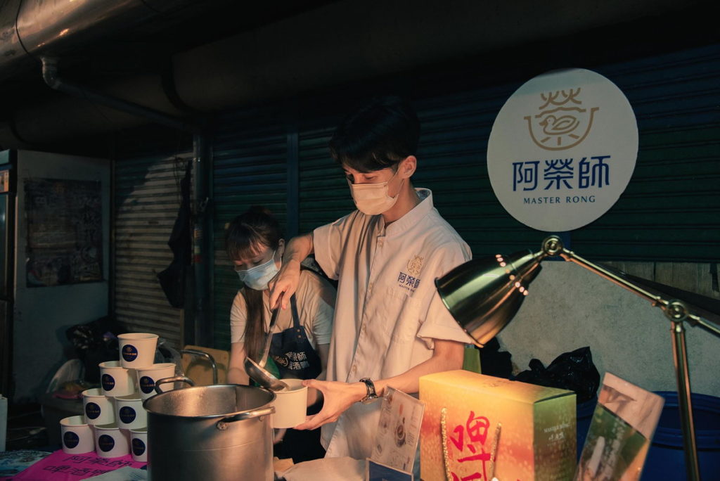 無眠市集邀請嘉義市人氣店家設攤