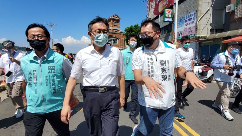 漾新聞|柯文哲陪同劉家榮旗津掃街 稱最優秀有理想參選人值得推薦