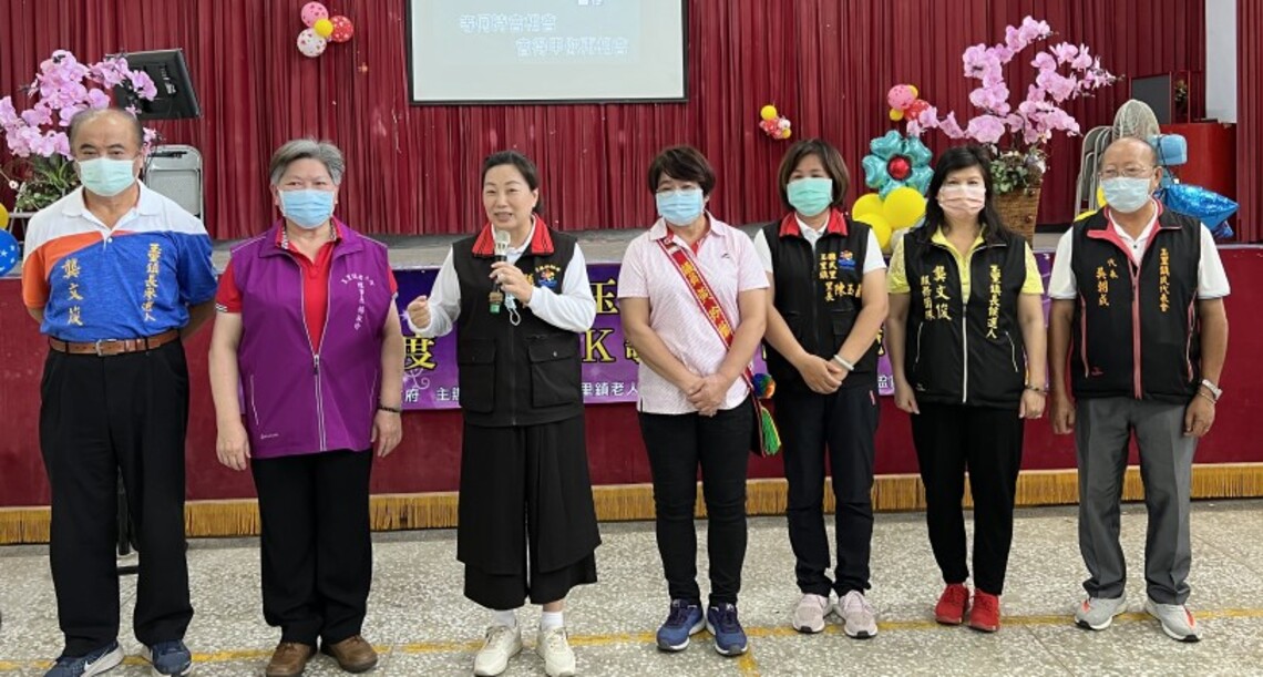 玉里鎮老人會舉辦「阿公k歌獻恩情」活動 徐榛蔚鼓勵長輩走出家門活絡身心
