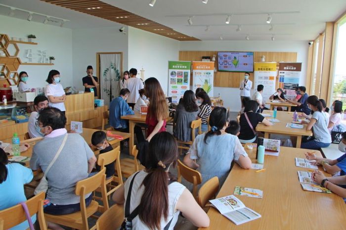 鳳梨食農教育推廣  分享旺萊寶支持在地小農