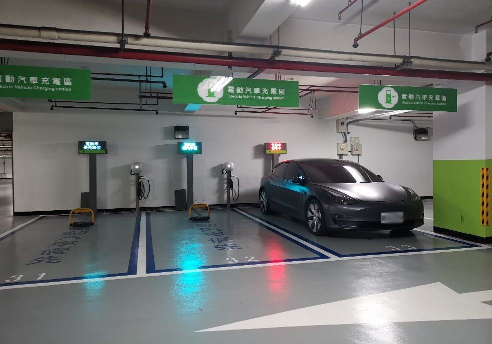 「城市無縫充電網絡」高雄市推動停車場普設充電樁