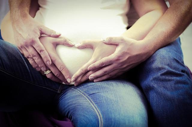 baby-bump-gea72717a9_640.jpg