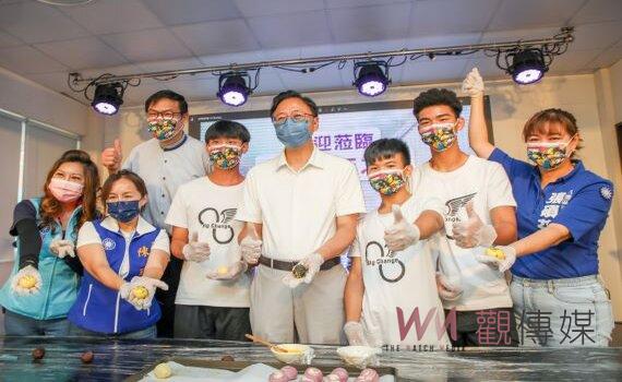 桃園少年之家推「遺失男孩」月餅 張善政擔任代言人
