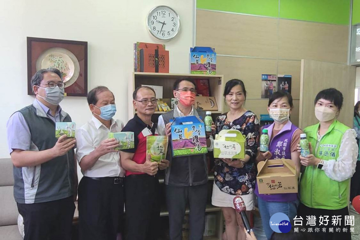 鄭運鵬推薦大家到楊梅參加仙草花節,還可以品嚐仙草相關農產品,好吃又養生。<br /><br /> <br /><br />