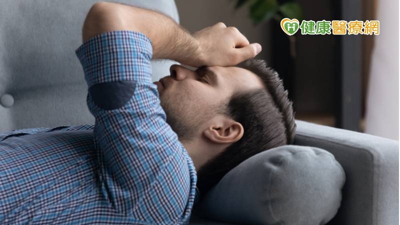 不只腦壓太高會痛!太低也會頭痛? 醫:嚴重恐致腦梗塞