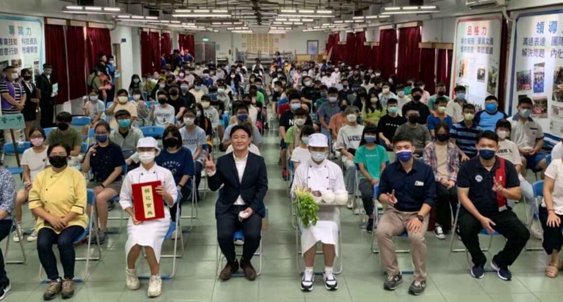 亞洲餐旅新生訓練循古禮重品德 束脩六禮拜師學藝