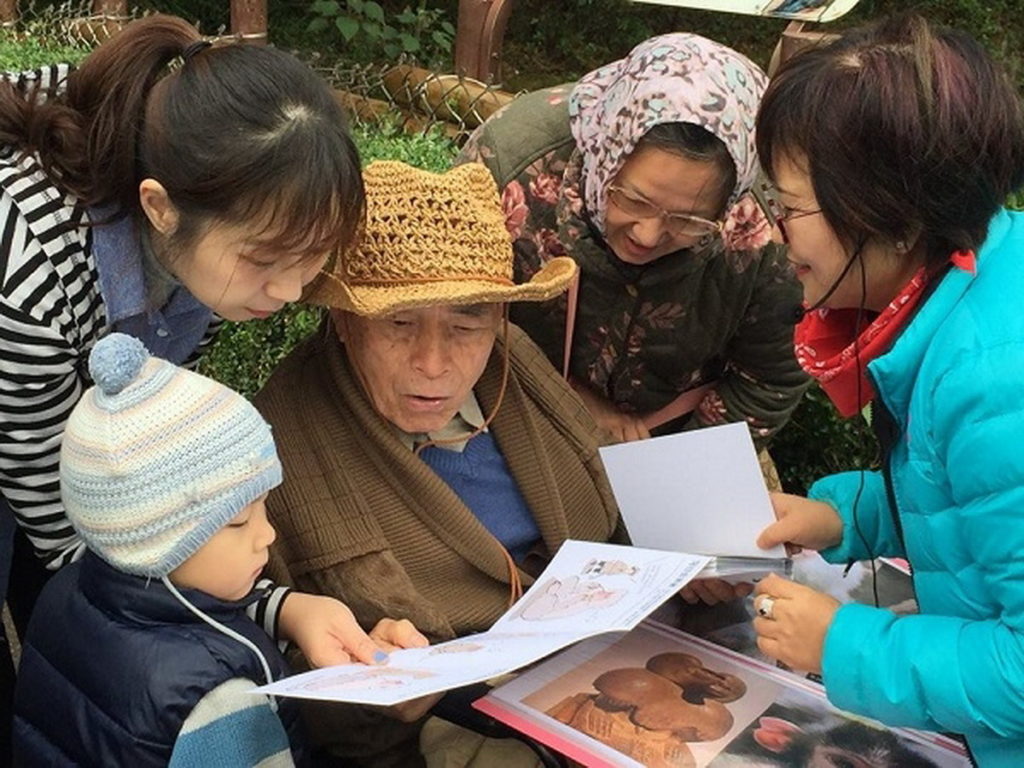 帶著祖父母去過節,入住關西六福莊喘息旅遊專案,再加購官網任一住房專案,享免1成服務費。(圖/六福旅遊集團提供)