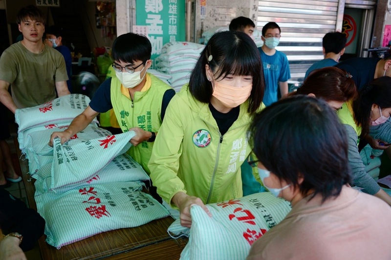 漾新聞|傳承愛心公益20載 鄭孟洳議員中秋送暖