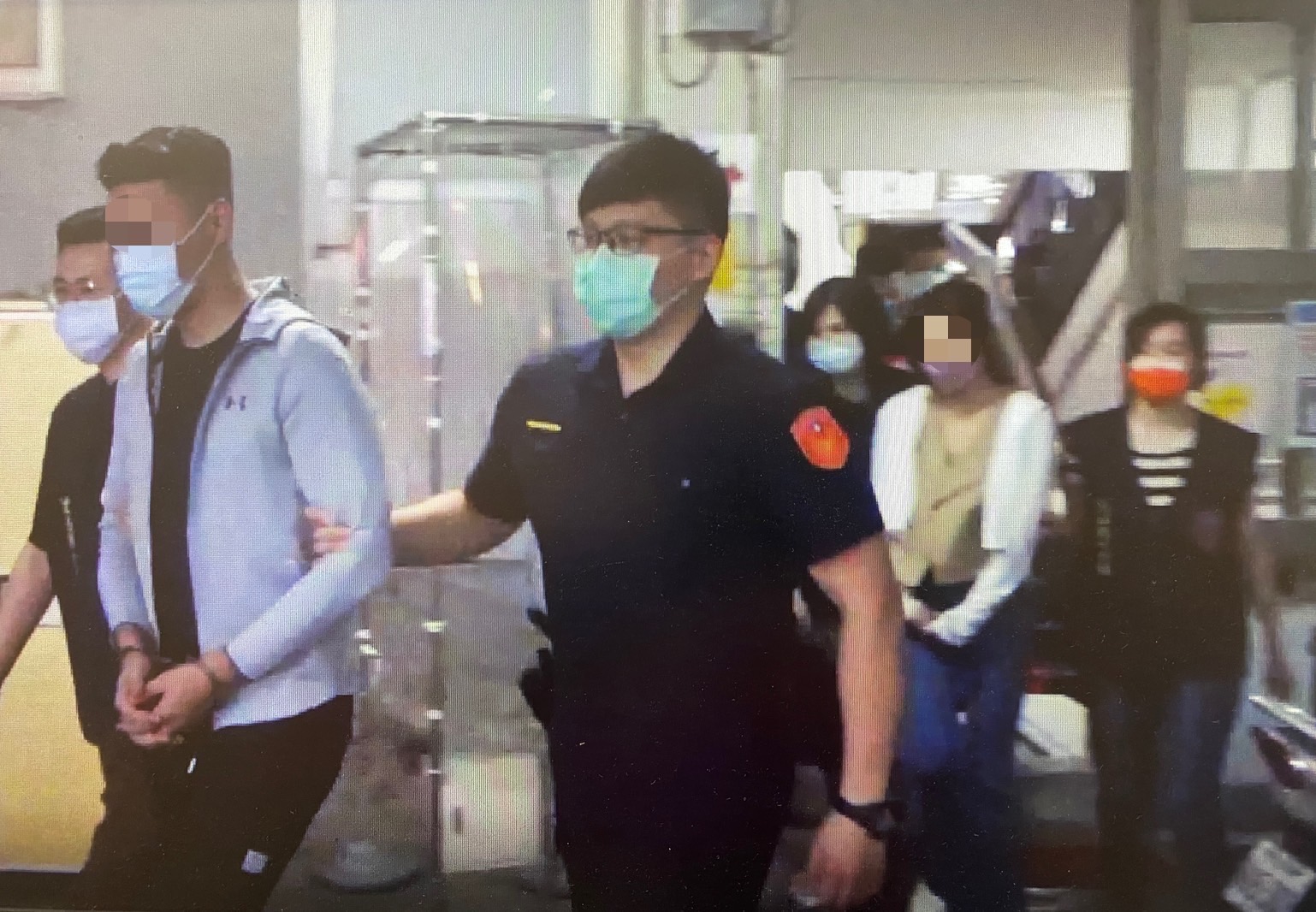 圖:專案小組兵分多路查緝拘提陳男、趙女、楊男等3人到案