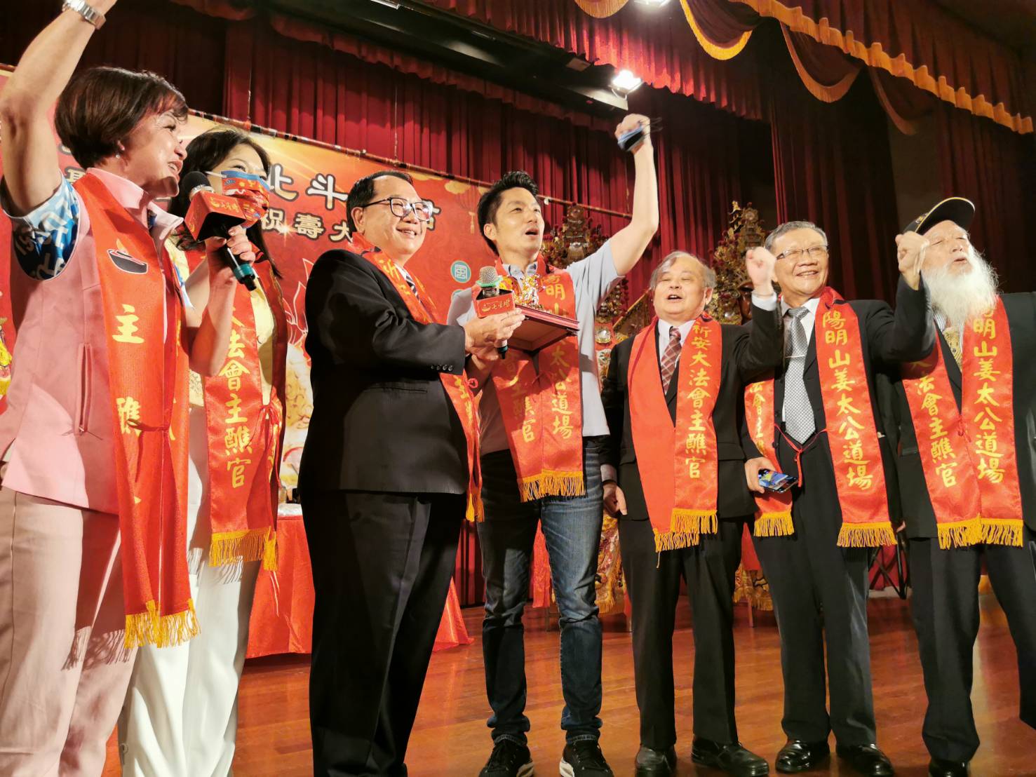陳時中、蔣萬安爭搶宗教票出席姜太公祝壽大典 道場盼建成可成新台灣之光 54 26143556