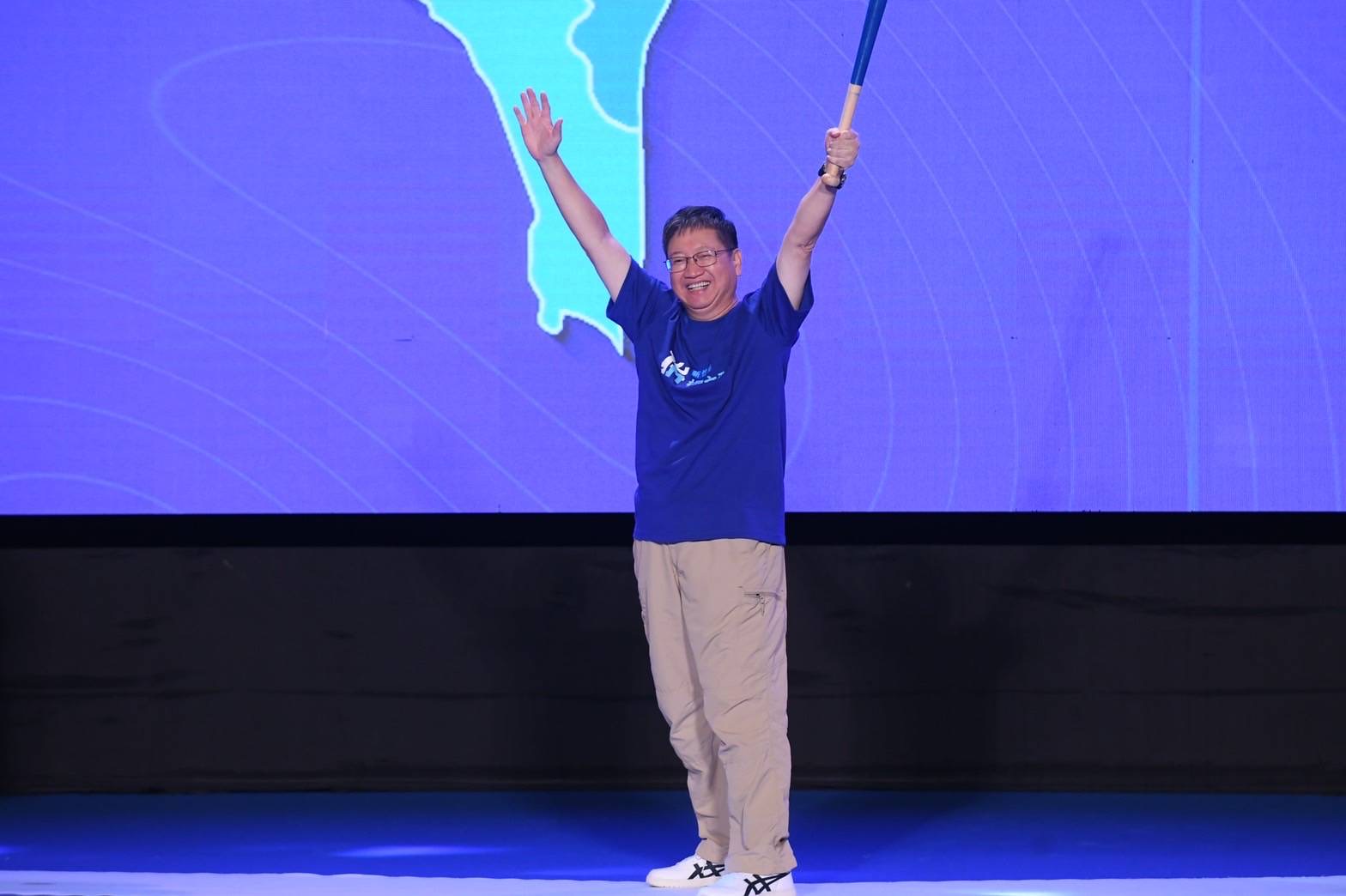 竹縣執政亮眼 楊文科力拚縣政、選情全壘打 40 001照片1 新竹縣長楊文科執政有成,年底選舉「全壘打」呼聲高