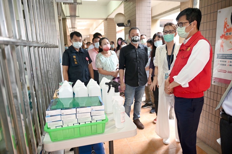 漾新聞|陳其邁視察校園開學前準備 史哲提醒注意疫情防範