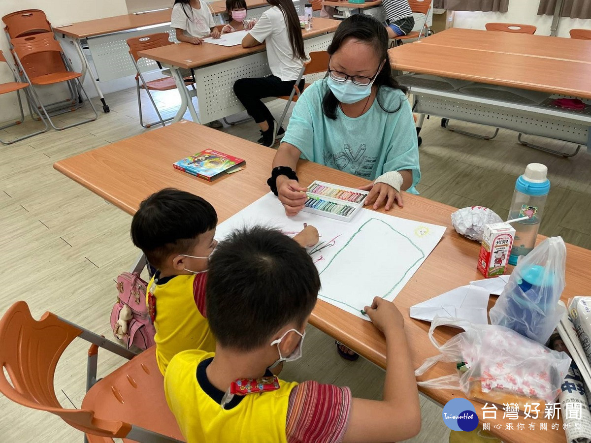 生活壓力導致體罰或不當管教負面情緒 家扶親子情緒成長團體伴著他們一起前進